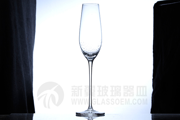 長(zhǎng)笛啤酒杯