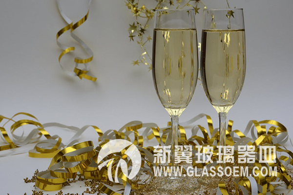 長(zhǎng)笛玻璃啤酒杯